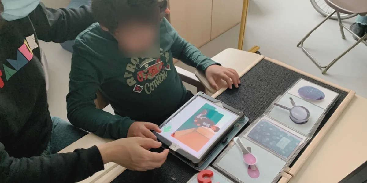 Children's interest in screens allows them to work effectively.